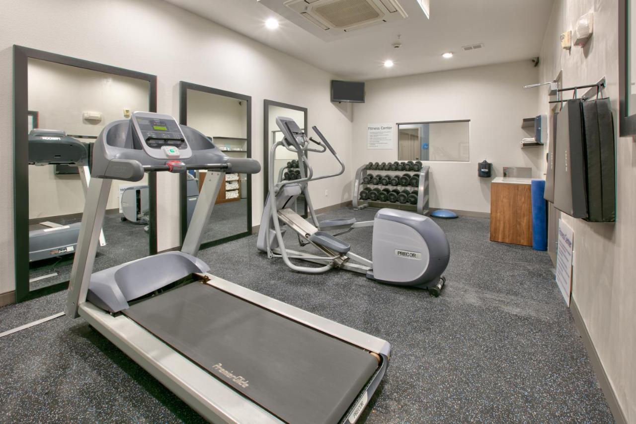 Holiday Inn Express & Suites North Dallas At Preston By Ihg מראה חיצוני תמונה