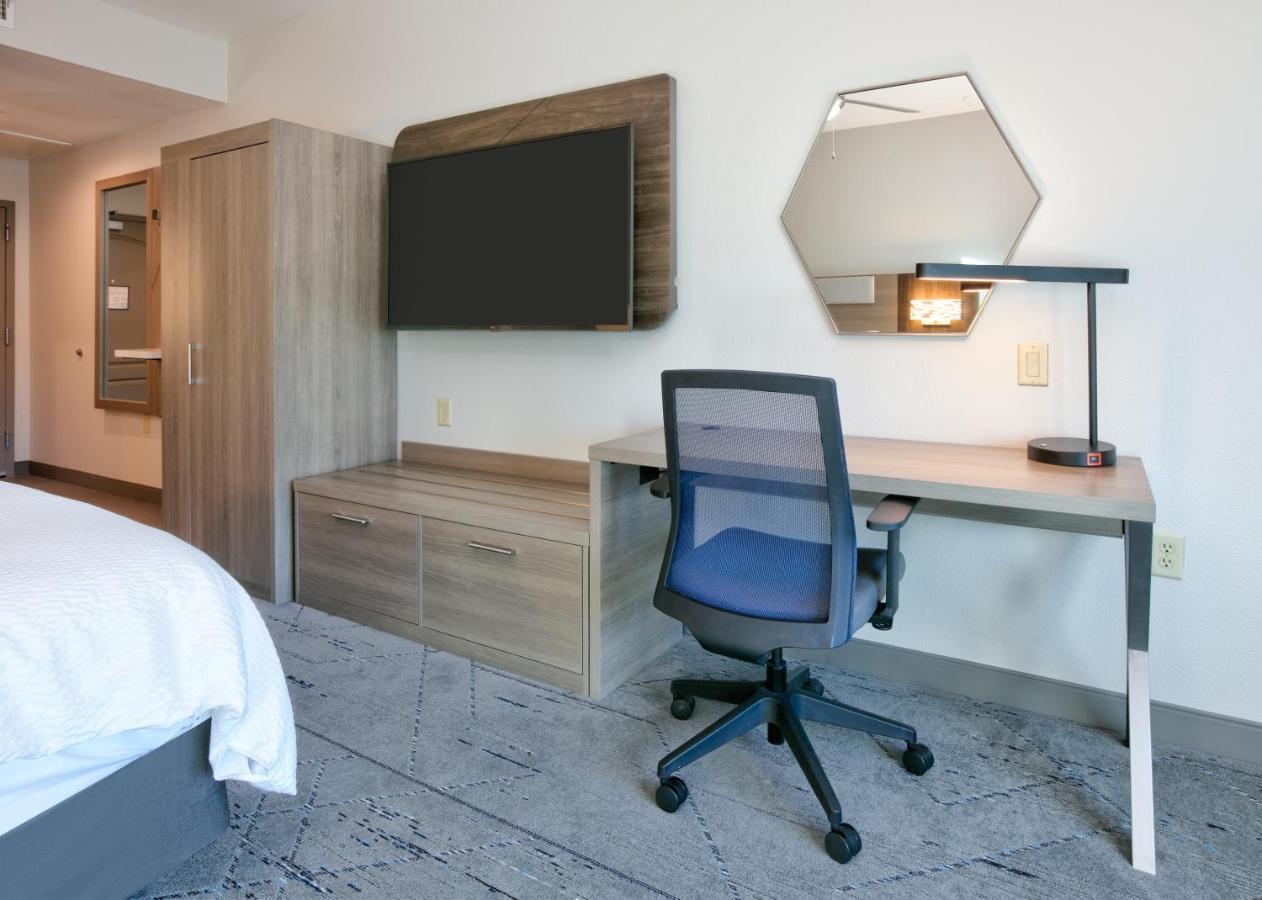 Holiday Inn Express & Suites North Dallas At Preston By Ihg מראה חיצוני תמונה