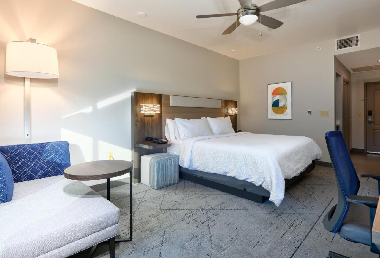 Holiday Inn Express & Suites North Dallas At Preston By Ihg מראה חיצוני תמונה