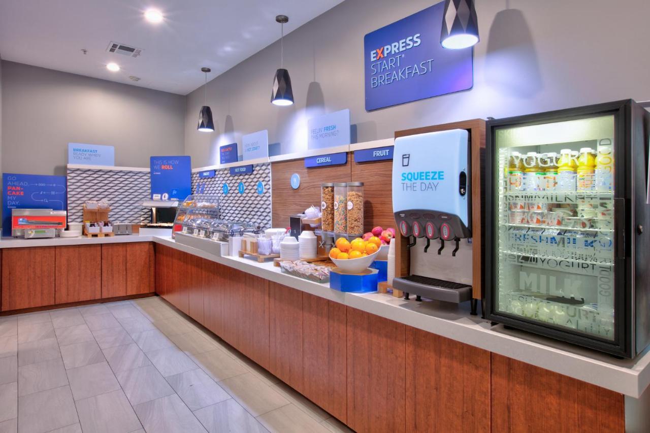 Holiday Inn Express & Suites North Dallas At Preston By Ihg מראה חיצוני תמונה