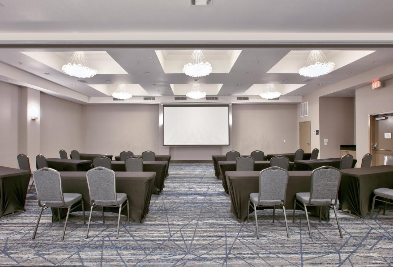Holiday Inn Express & Suites North Dallas At Preston By Ihg מראה חיצוני תמונה